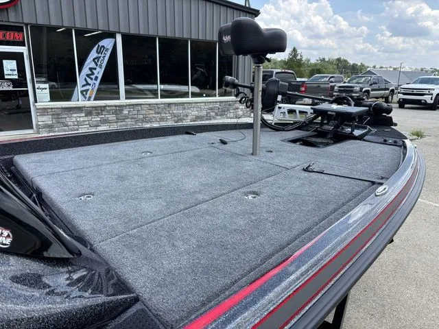 Slide: The Image of Phoenix Bass Boat 721 ZXL 2026 - 6