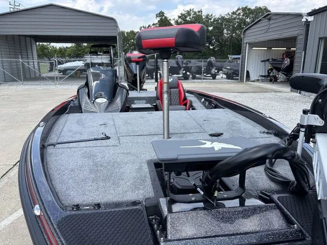 Slide: The Image of Phoenix Bass Boat 721 ZXL 2026 - 9