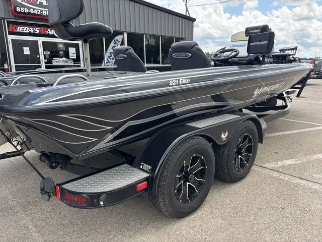 Slide: The Image of Phoenix Bass Boat 921 Elite 2022 - 4