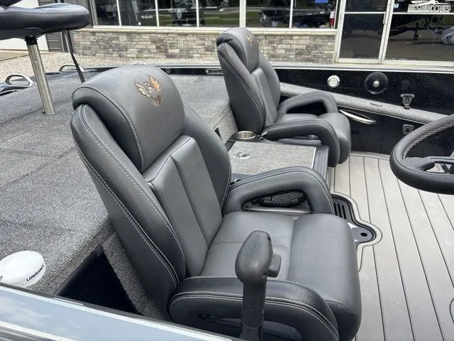 Slide: The Image of Phoenix Bass Boat 921 Elite 2022 - 7