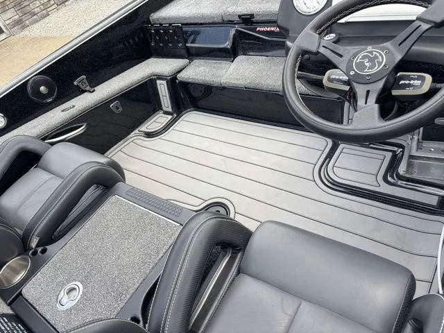 Slide: The Image of Phoenix Bass Boat 921 Elite 2022 - 8
