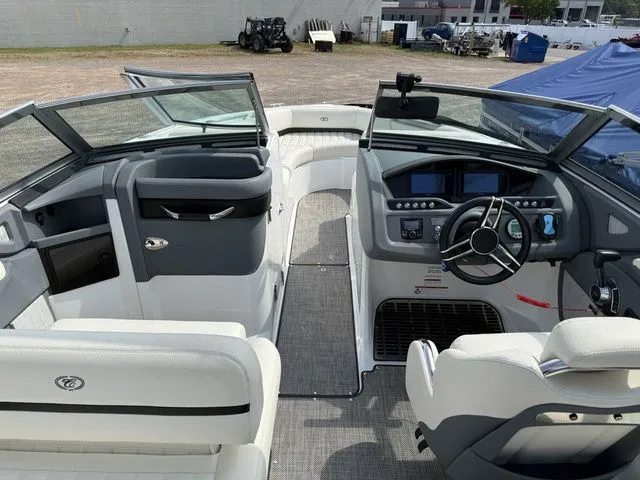 Slide: The Image of Cobalt R5 Surf 2019 - 16