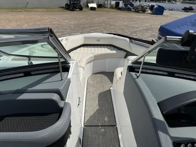 Slide: The Image of Cobalt R5 Surf 2019 - 28