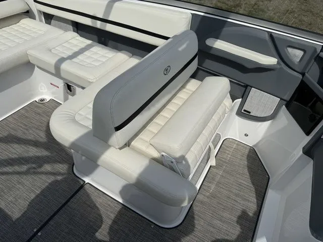 Slide: The Image of Cobalt R5 Surf 2019 - 18