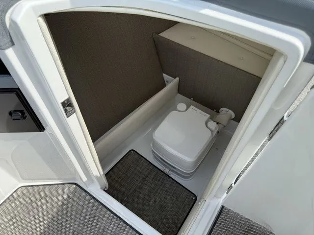 Slide: The Image of Cobalt R5 Surf 2019 - 20