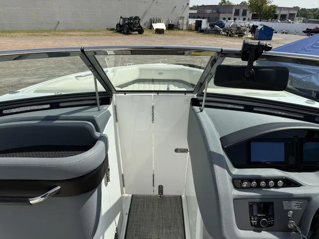 Slide: The Image of Cobalt R5 Surf 2019 - 29