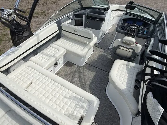 Slide: The Image of Cobalt R5 Surf 2019 - 8