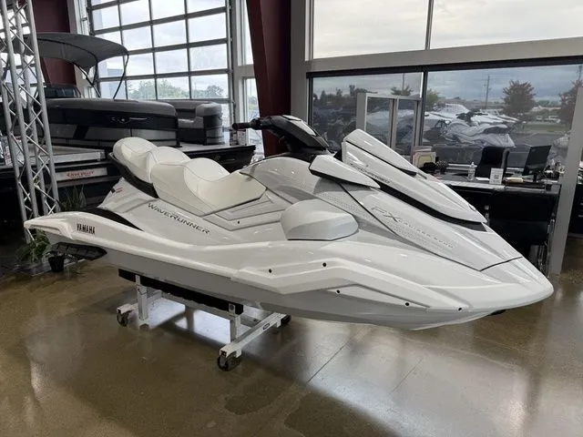 Slide: The Image of Yamaha FX Cruiser SVHO 2026 - 4