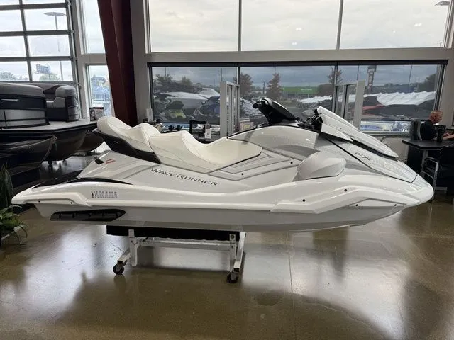 Slide: The Image of Yamaha FX Cruiser SVHO 2026 - 5