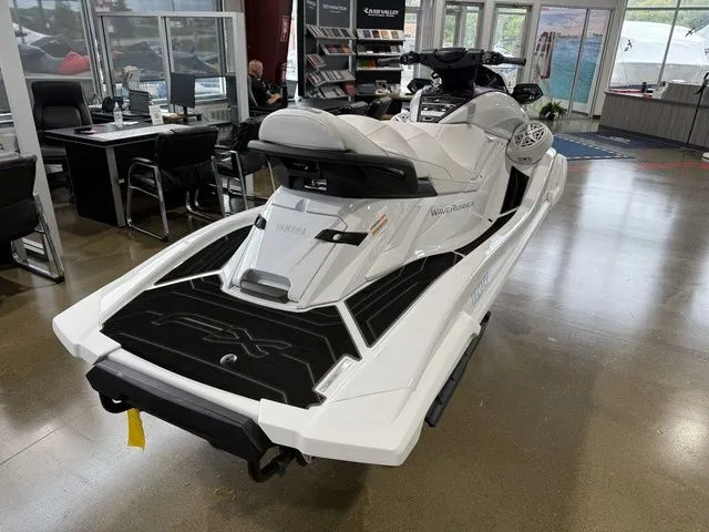 Slide: The Image of Yamaha FX Cruiser SVHO 2026 - 6