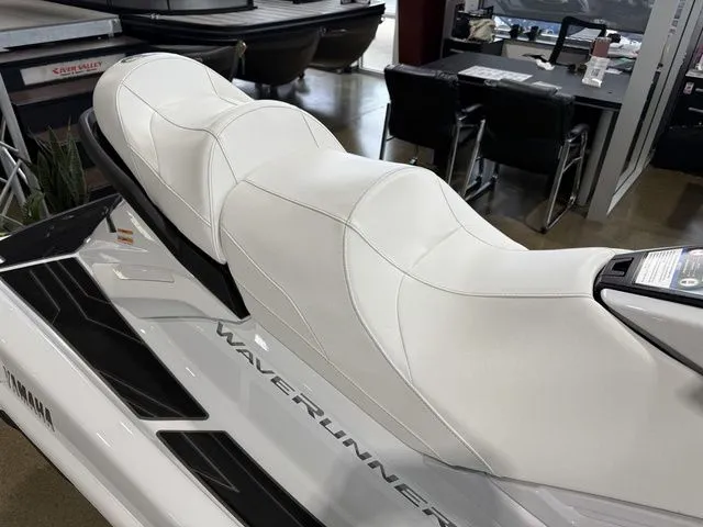 Slide: The Image of Yamaha FX Cruiser SVHO 2026 - 8