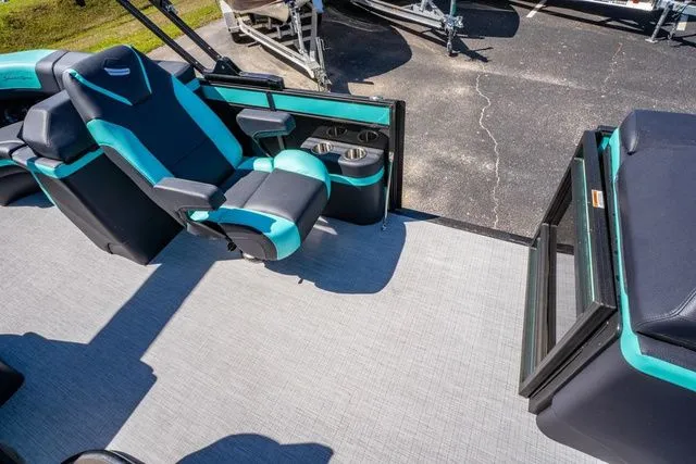 Slide: The Image of South Bay 523RS Rear Seating 3.0 2025 - 12