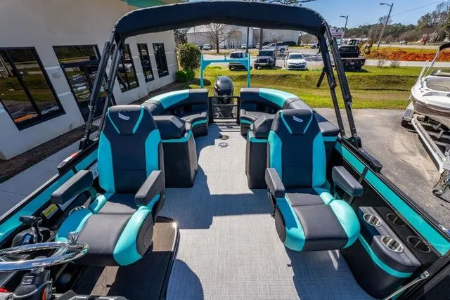 Slide: The Image of South Bay 523RS Rear Seating 3.0 2025 - 13