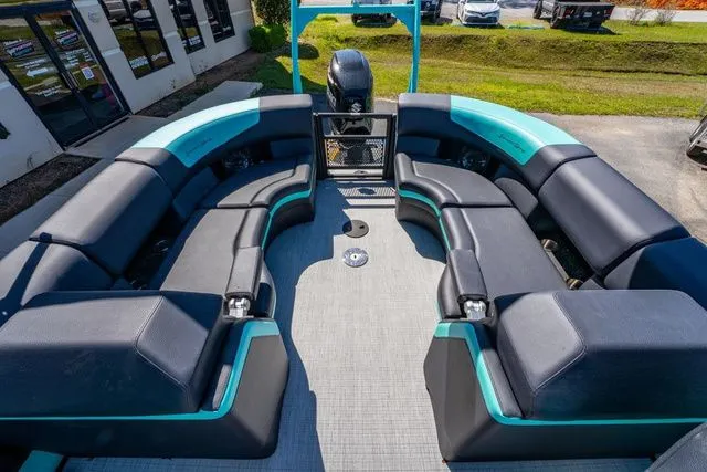 Slide: The Image of South Bay 523RS Rear Seating 3.0 2025 - 14