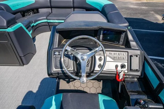 Slide: The Image of South Bay 523RS Rear Seating 3.0 2025 - 19