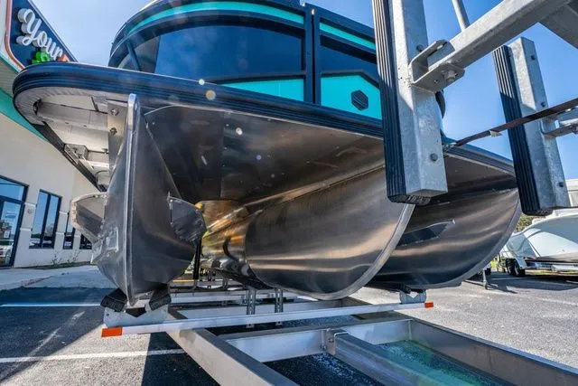 Slide: The Image of South Bay 523RS Rear Seating 3.0 2025 - 8