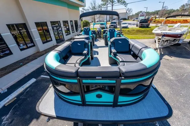 Slide: The Image of South Bay 523RS Rear Seating 3.0 2025 - 9