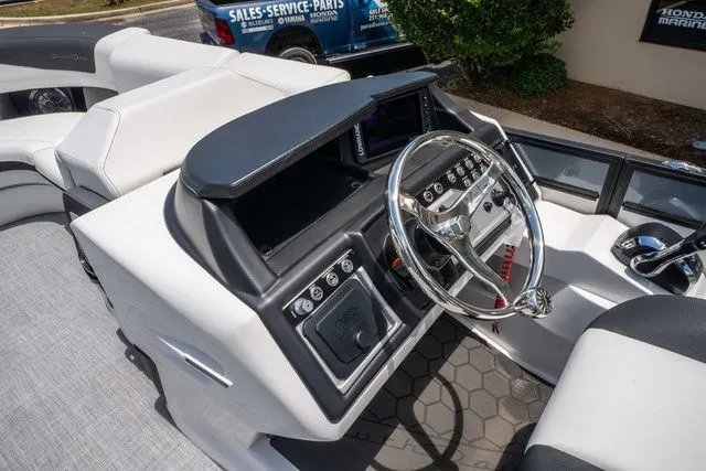 Slide: The Image of South Bay 525RS Rear Seating 3.0 2025 - 17