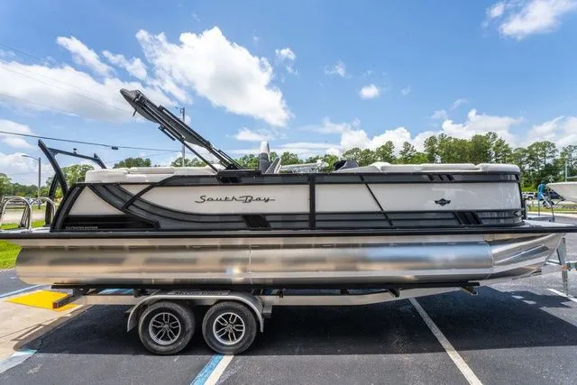 Slide: The Image of South Bay 525RS Rear Seating 3.0 2025 - 5