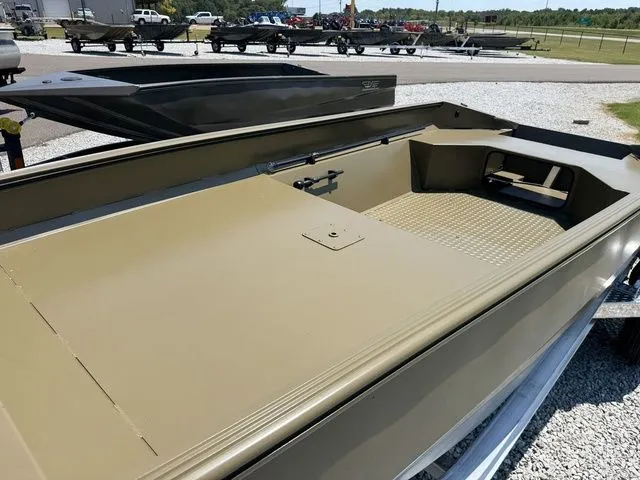 Slide: The Image of Edge Duck Boats 553 SPORTSMAN BLACK OPS 2026 - 5