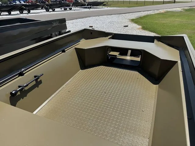 Slide: The Image of Edge Duck Boats 553 SPORTSMAN BLACK OPS 2026 - 6