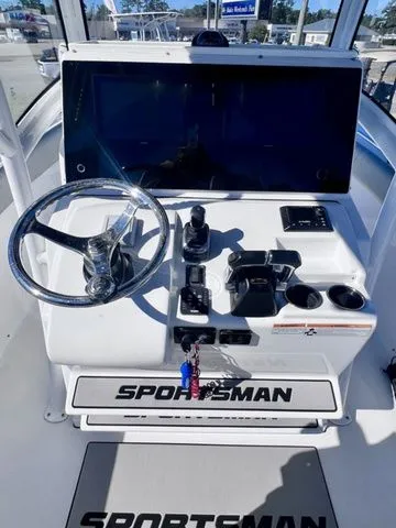 Slide: The Image of Sportsman Heritage 251 Center Console 2021 - 8