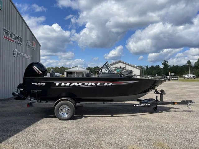 Slide: The Image of Tracker Pro Guide V-175 Combo 2026 - 11