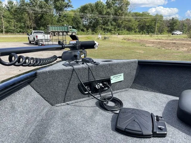 Slide: The Image of Tracker Pro Guide V-175 Combo 2026 - 21