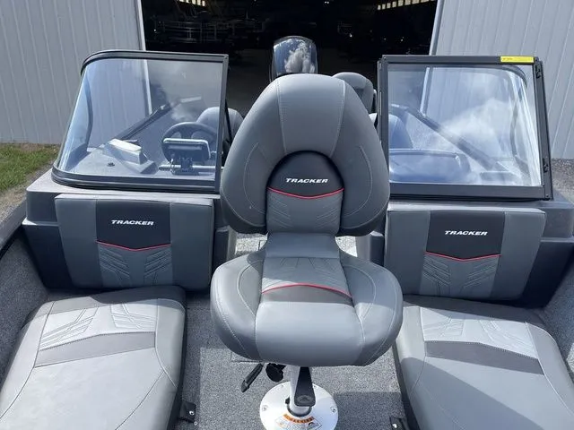 Slide: The Image of Tracker Pro Guide V-175 Combo 2026 - 22