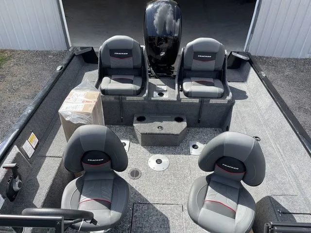 Slide: The Image of Tracker Pro Guide V-175 Combo 2026 - 26