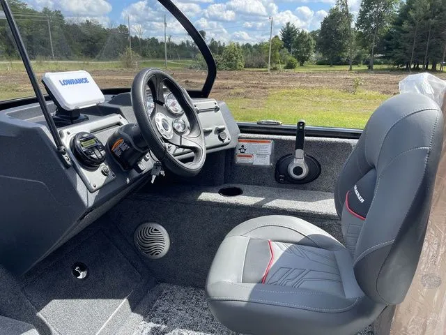 Slide: The Image of Tracker Pro Guide V-175 Combo 2026 - 27