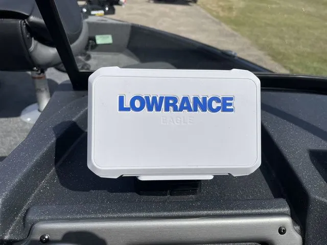 Slide: The Image of Tracker Pro Guide V-175 Combo 2026 - 29