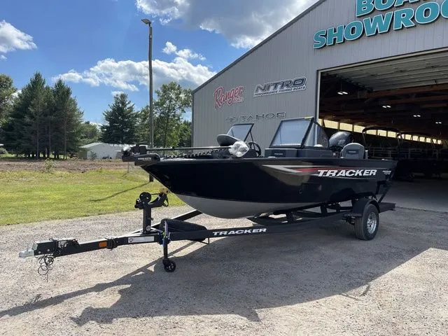 Slide: The Image of Tracker Pro Guide V-175 Combo 2026 - 3