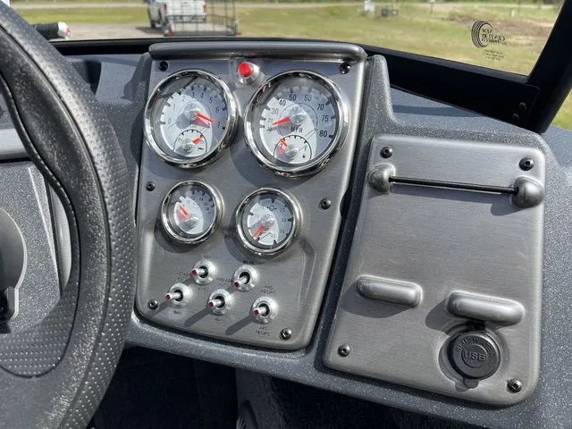 Slide: The Image of Tracker Pro Guide V-175 Combo 2026 - 30