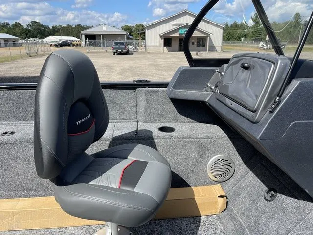 Slide: The Image of Tracker Pro Guide V-175 Combo 2026 - 32