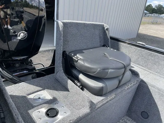 Slide: The Image of Tracker Pro Guide V-175 Combo 2026 - 36