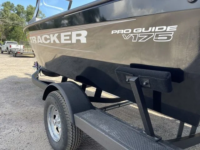 Slide: The Image of Tracker Pro Guide V-175 Combo 2026 - 6