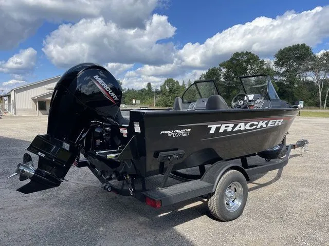 Slide: The Image of Tracker Pro Guide V-175 Combo 2026 - 9