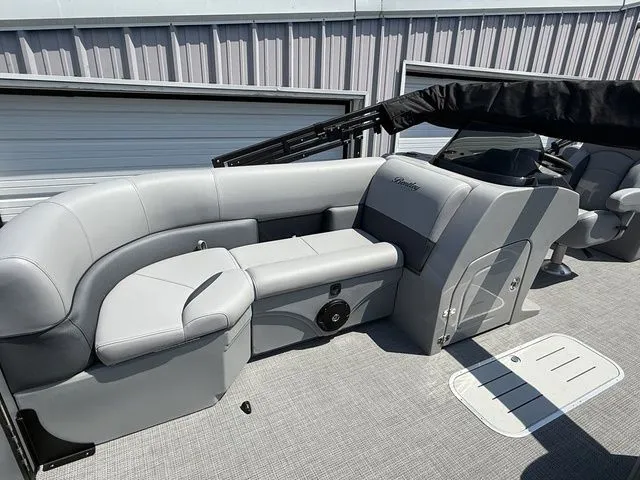 Slide: The Image of Bentley Pontoons Legacy 223 Navigator 2026 - 12