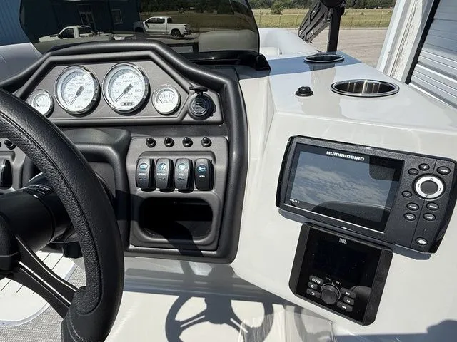 Slide: The Image of Bentley Pontoons Legacy 223 Navigator 2026 - 18