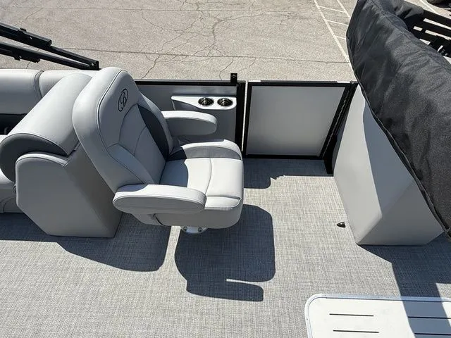 Slide: The Image of Bentley Pontoons Legacy 223 Navigator 2026 - 21