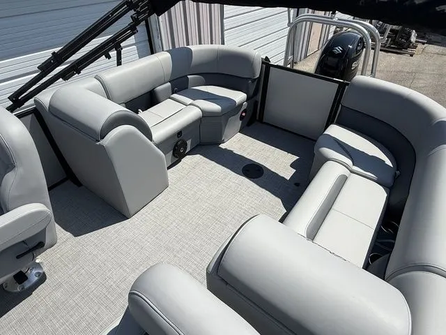 Slide: The Image of Bentley Pontoons Legacy 223 Navigator 2026 - 22