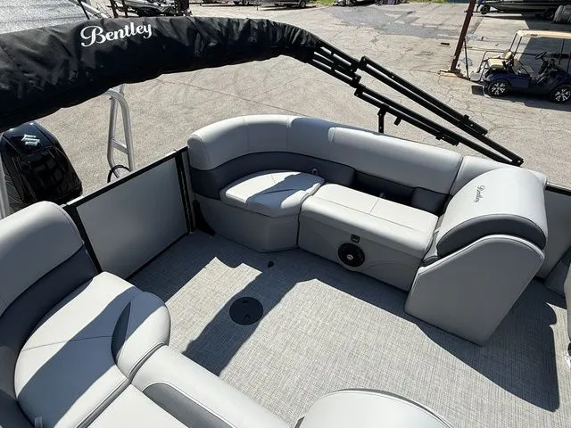 Slide: The Image of Bentley Pontoons Legacy 223 Navigator 2026 - 24