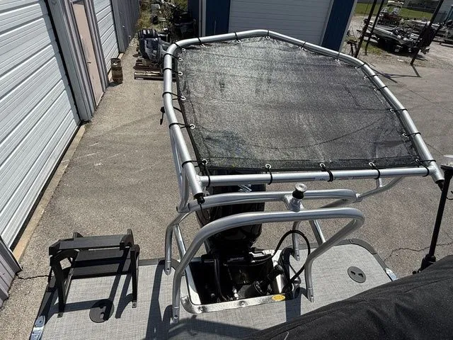 Slide: The Image of Bentley Pontoons Legacy 223 Navigator 2026 - 25