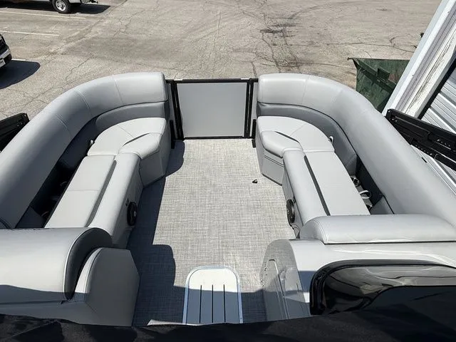 Slide: The Image of Bentley Pontoons Legacy 223 Navigator 2026 - 28