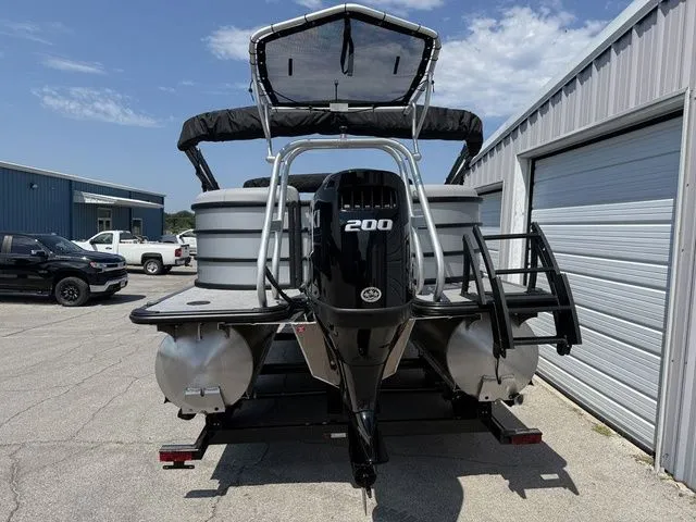 Slide: The Image of Bentley Pontoons Legacy 223 Navigator 2026 - 3