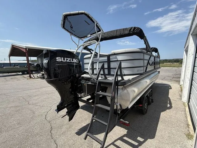 Slide: The Image of Bentley Pontoons Legacy 223 Navigator 2026 - 5