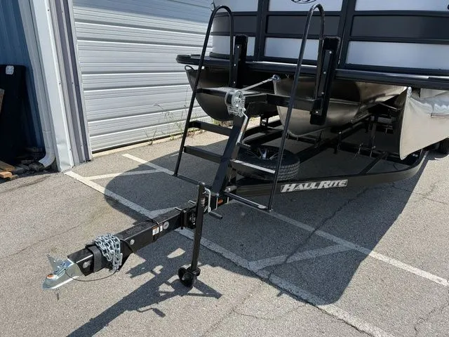 Slide: The Image of Bentley Pontoons Legacy 223 Navigator 2026 - 8