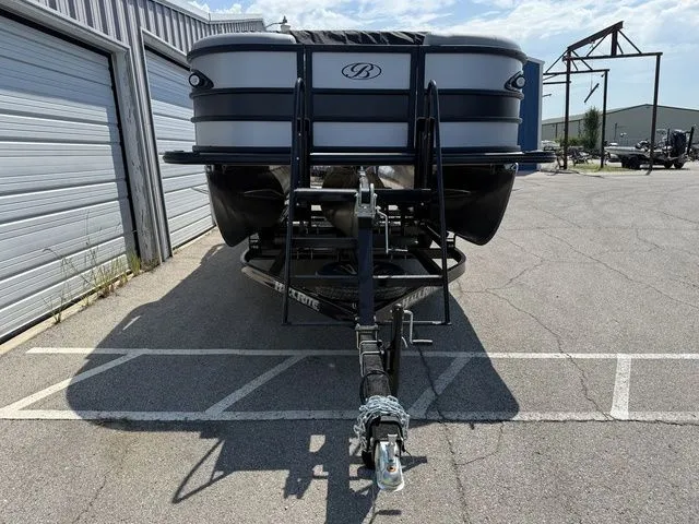 Slide: The Image of Bentley Pontoons Legacy 223 Navigator 2026 - 9