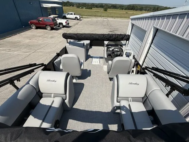 Slide: The Image of Bentley Pontoons Legacy 243 Navigator 2026 - 26